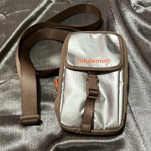Lululemon zip top crossbody